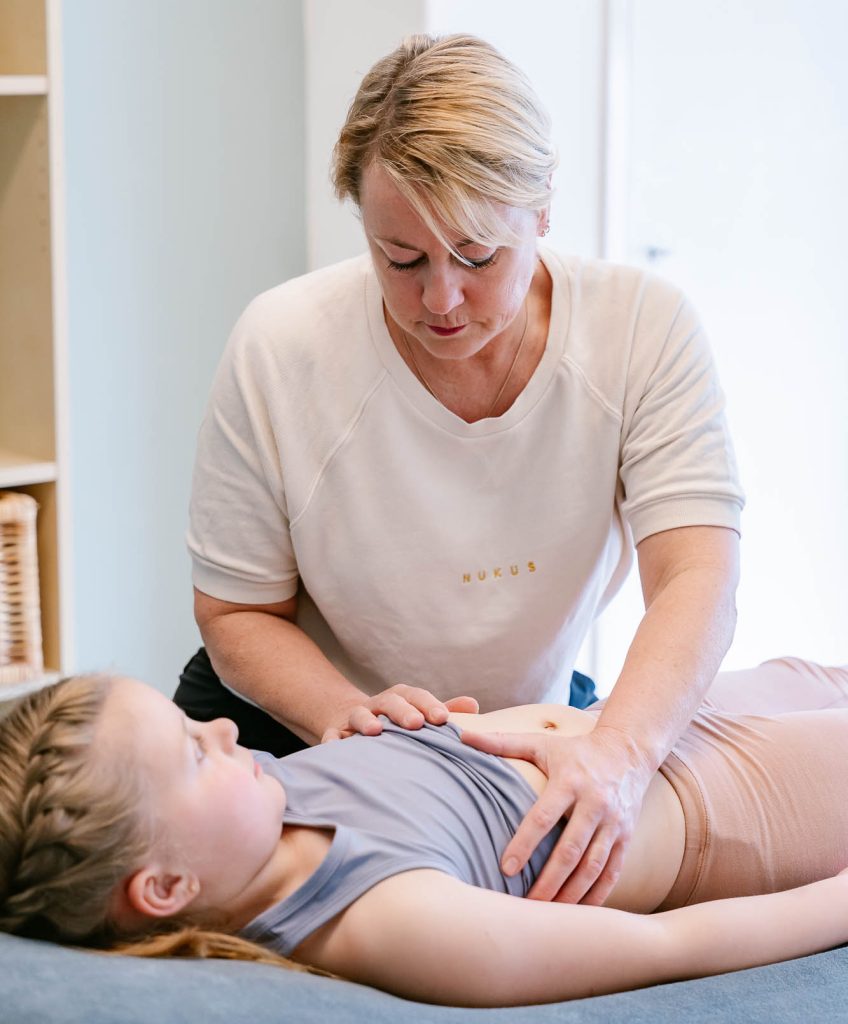 buikpijn bj kinderen behandeling